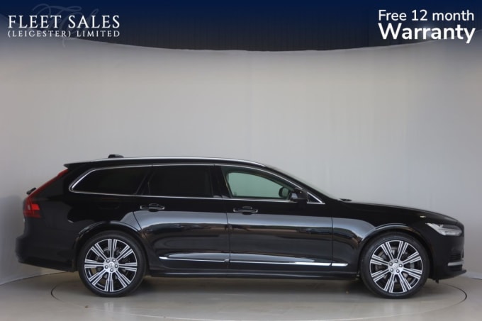 2025 Volvo V90