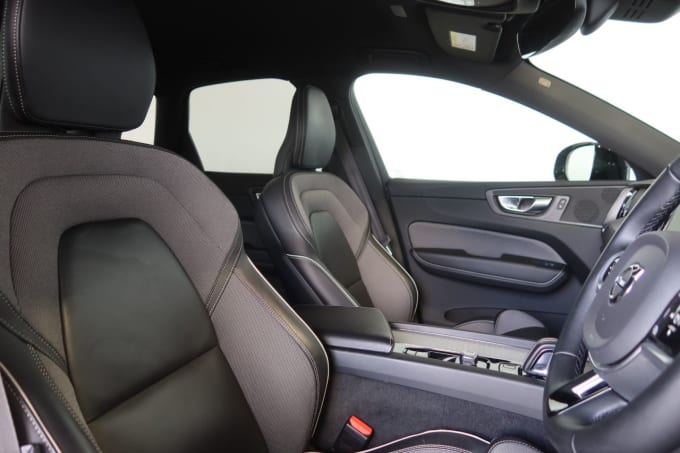 2025 Volvo Xc60
