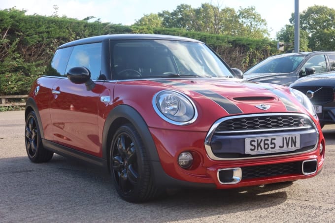 2025 Mini Hatch