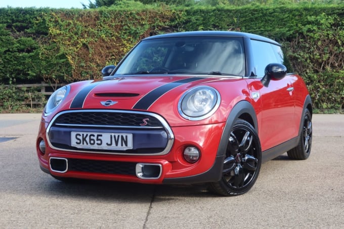 2025 Mini Hatch