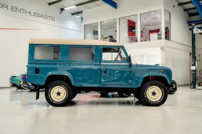 2025 Land Rover 110