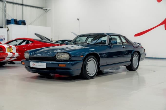 2025 Jaguar Xjs