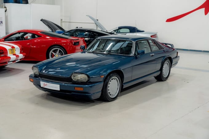 2025 Jaguar Xjs