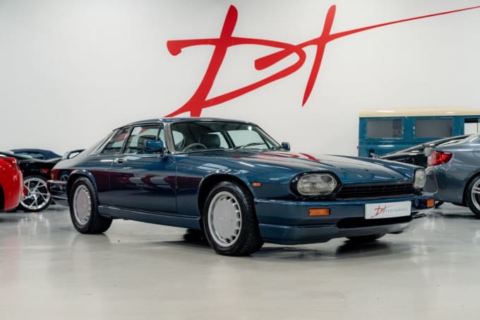 2025 Jaguar Xjs