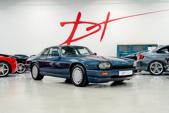 2025 Jaguar Xjs