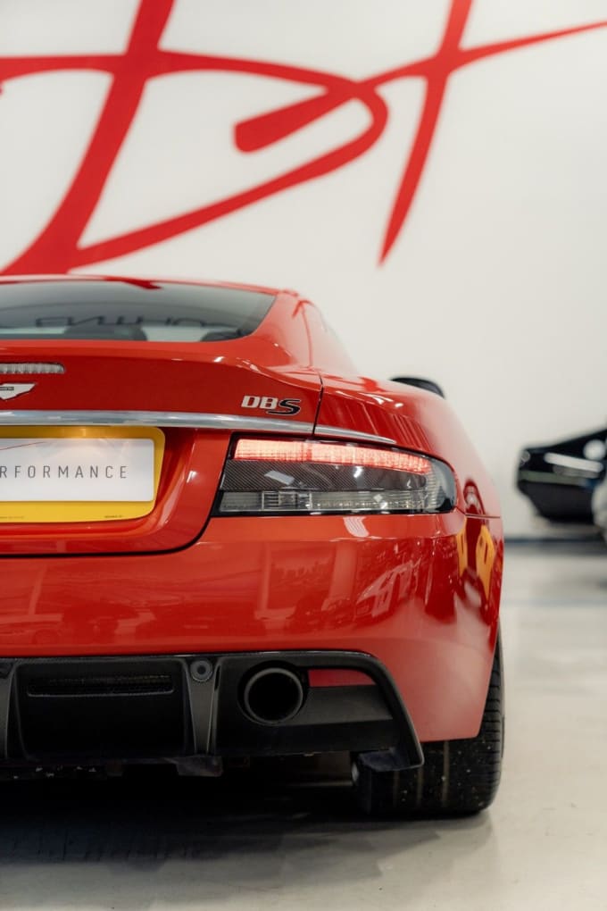 2025 Aston Martin Dbs