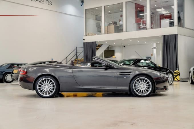 2025 Aston Martin Db9