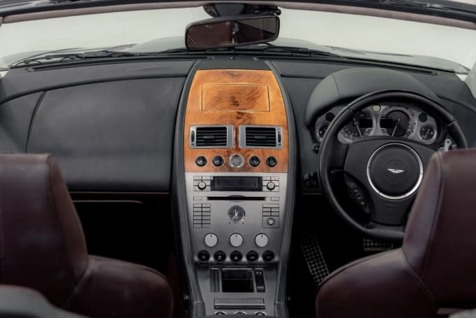 2025 Aston Martin Db9