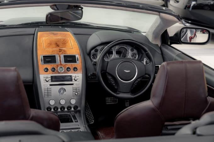 2025 Aston Martin Db9