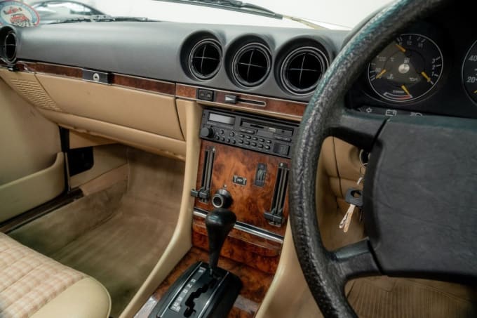 2025 Mercedes-benz 380