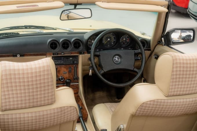 2025 Mercedes-benz 380