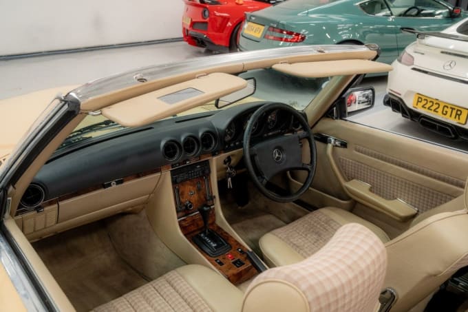 2025 Mercedes-benz 380