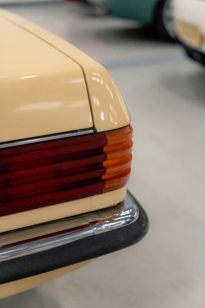 2025 Mercedes-benz 380