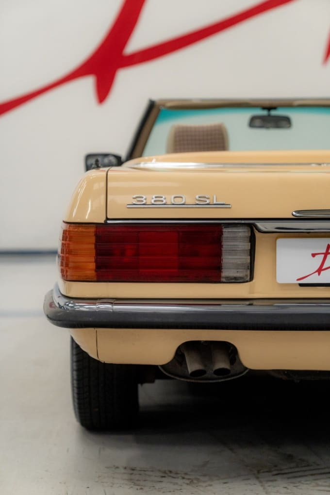 2025 Mercedes-benz 380