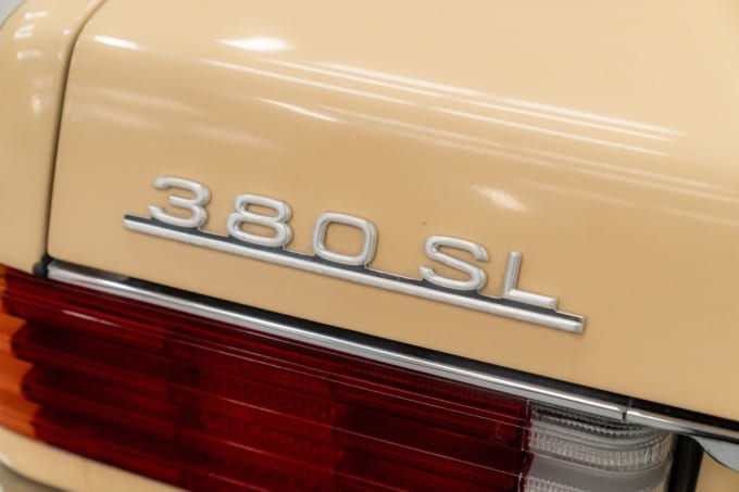 2025 Mercedes-benz 380