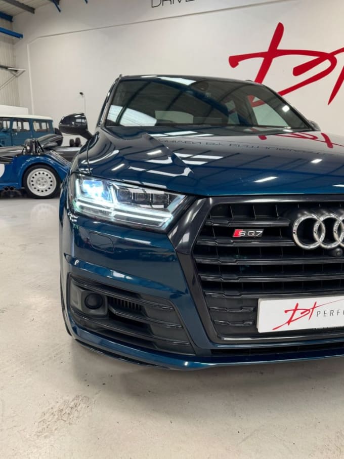 2025 Audi Sq7