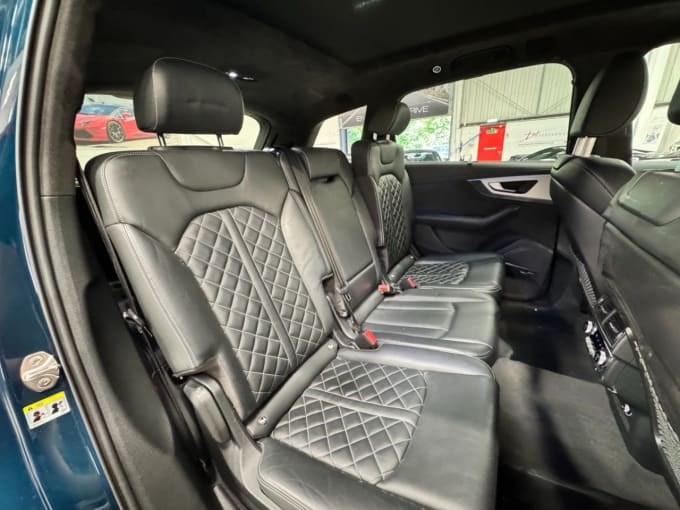 2025 Audi Sq7