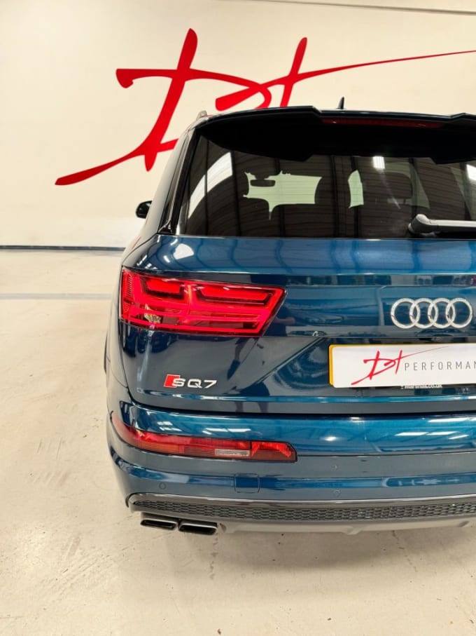 2025 Audi Sq7