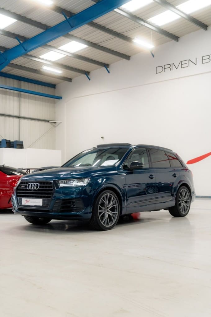 2025 Audi Sq7