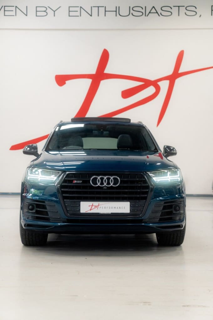2025 Audi Sq7