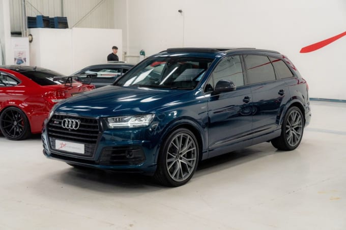 2025 Audi Sq7