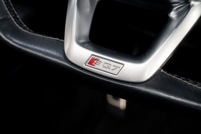 2025 Audi Sq7