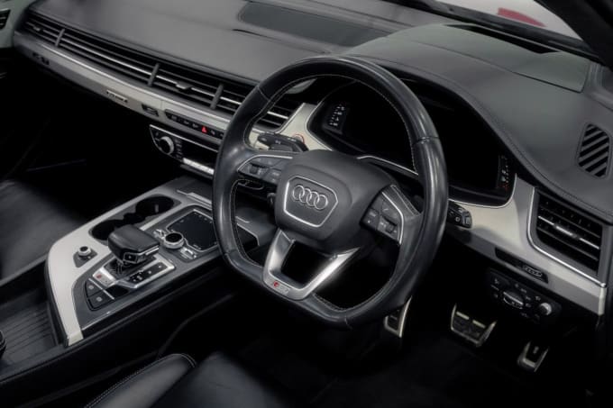 2025 Audi Sq7