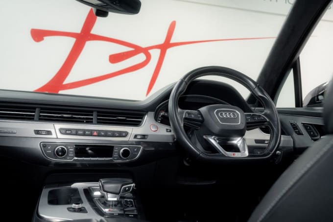 2025 Audi Sq7