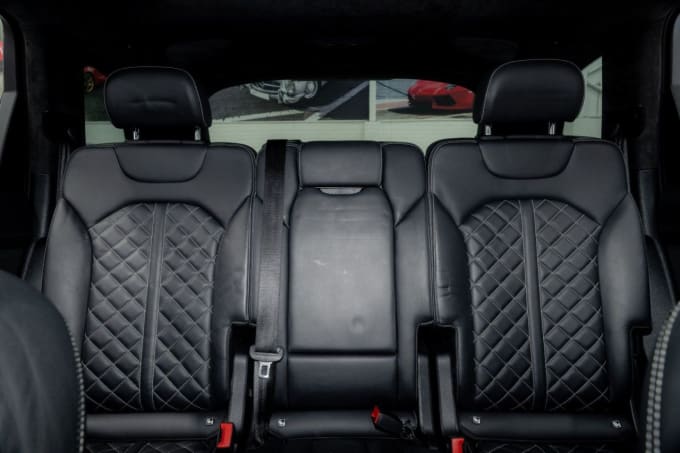 2025 Audi Sq7