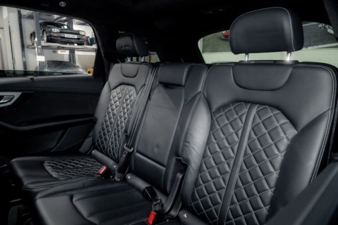 2025 Audi Sq7