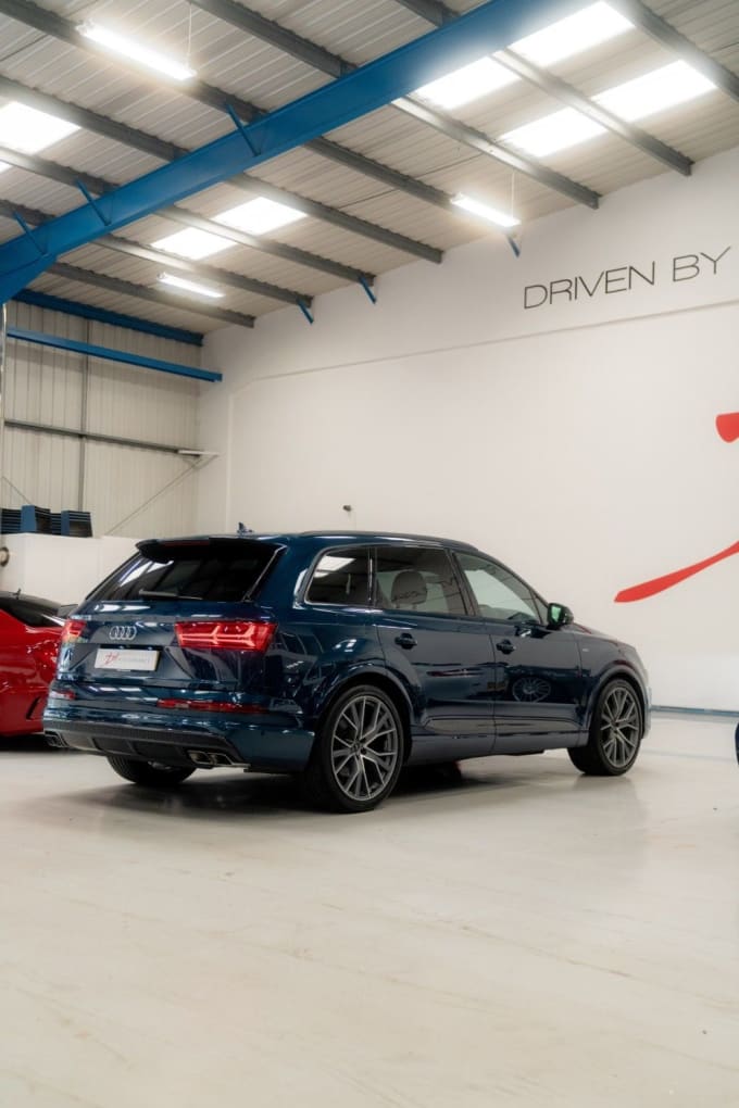 2025 Audi Sq7