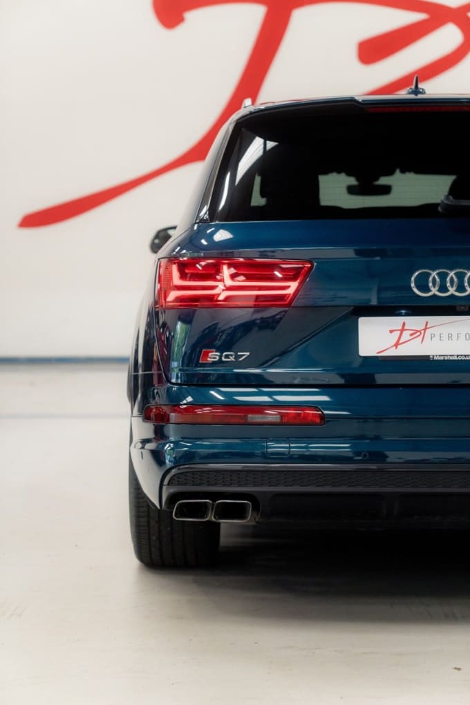 2025 Audi Sq7