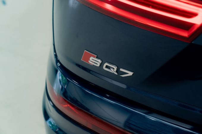 2025 Audi Sq7