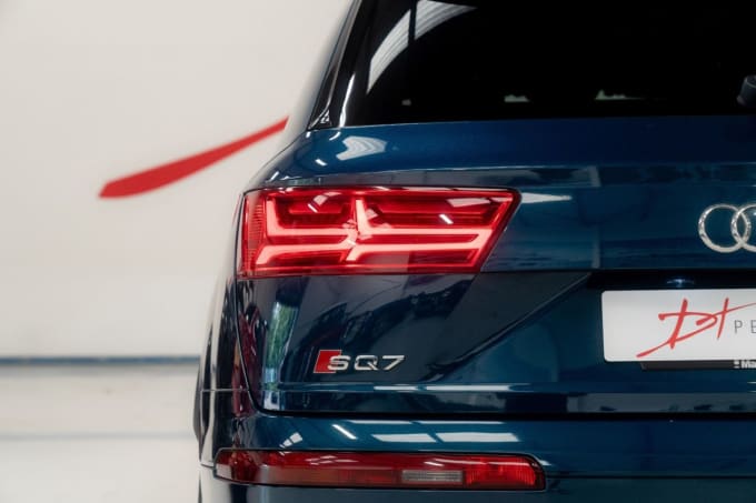 2025 Audi Sq7