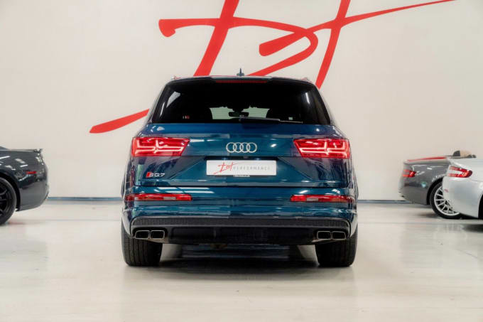 2025 Audi Sq7