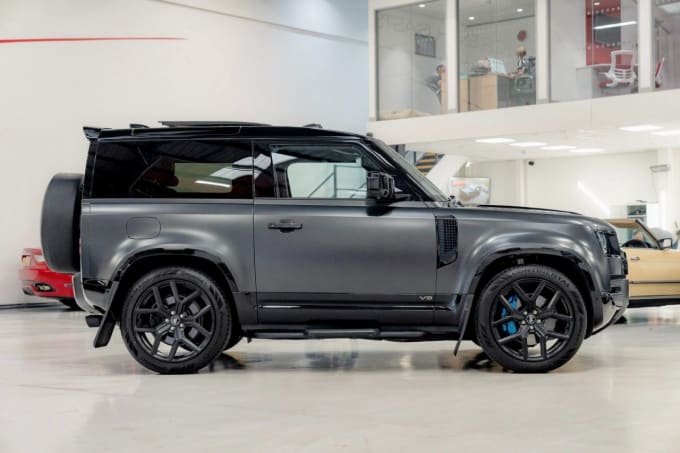 2025 Land Rover Defender
