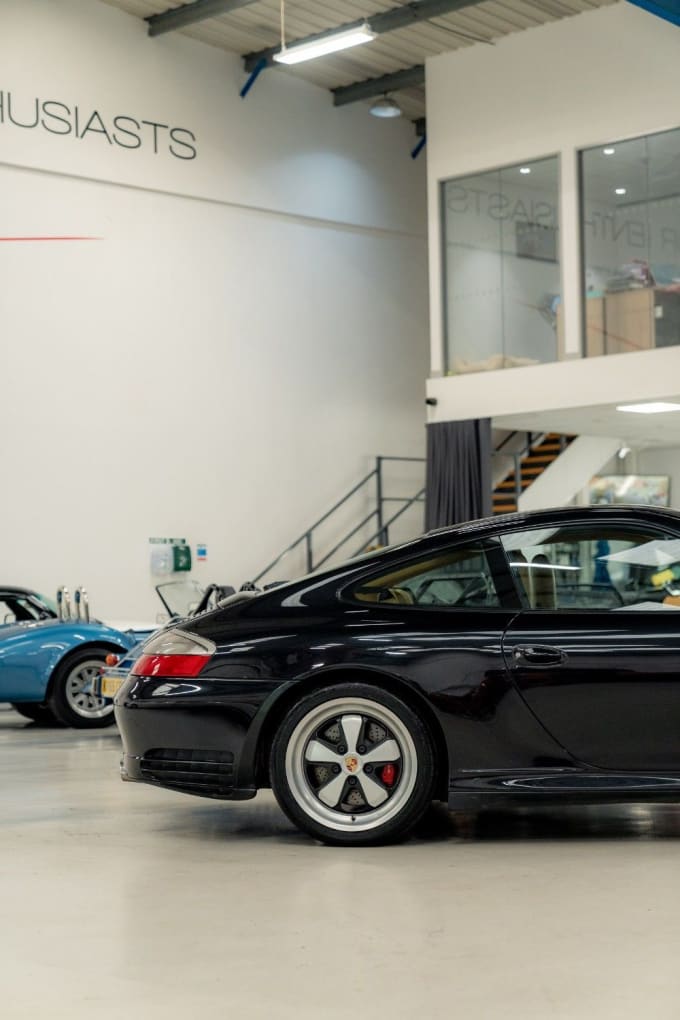2004 Porsche 911