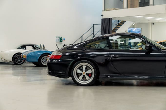 2004 Porsche 911