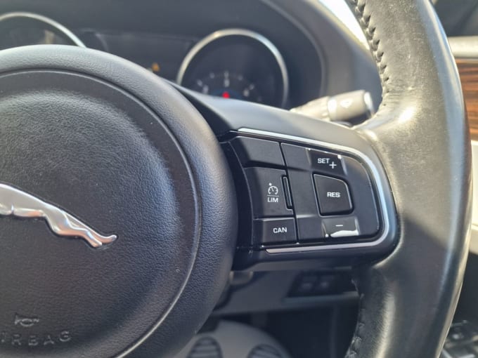 2025 Jaguar Xf