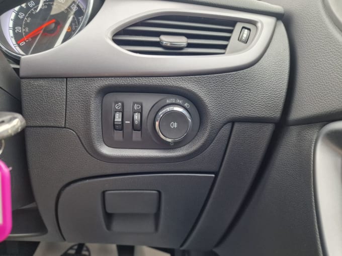 2025 Vauxhall Astra
