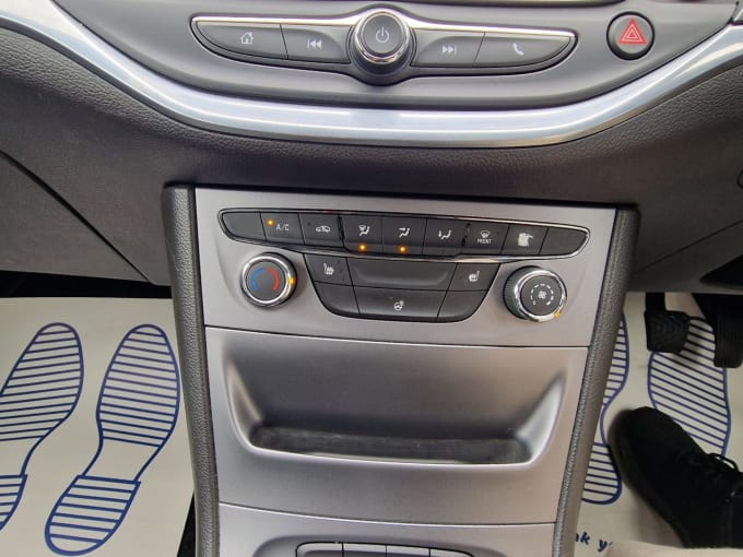 2025 Vauxhall Astra