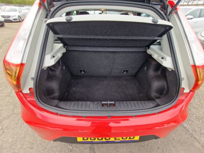 2025 Mg Mg3