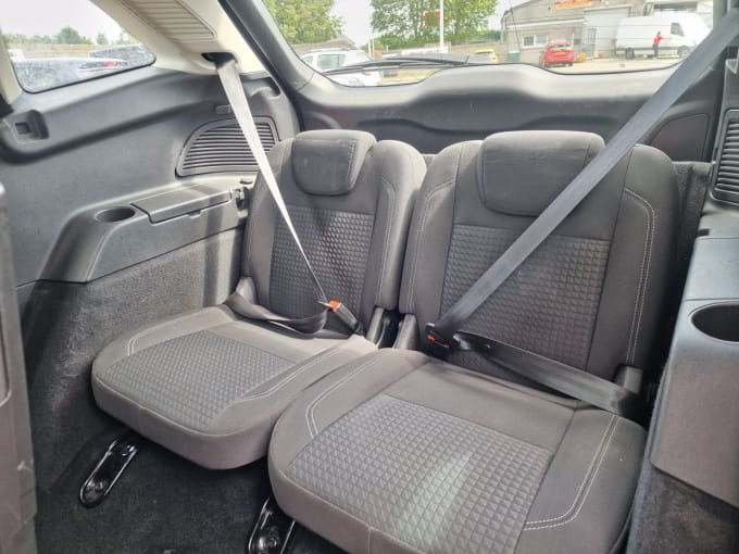 2025 Ford Grand C-max