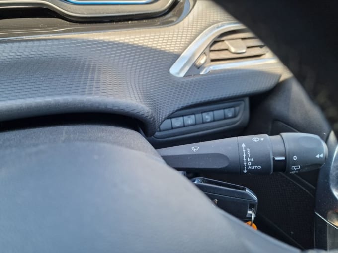2025 Peugeot 2008