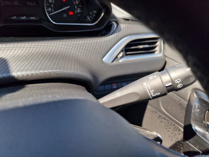 2025 Peugeot 208
