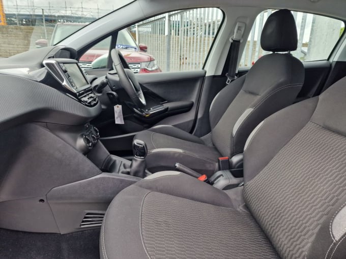 2025 Peugeot 208