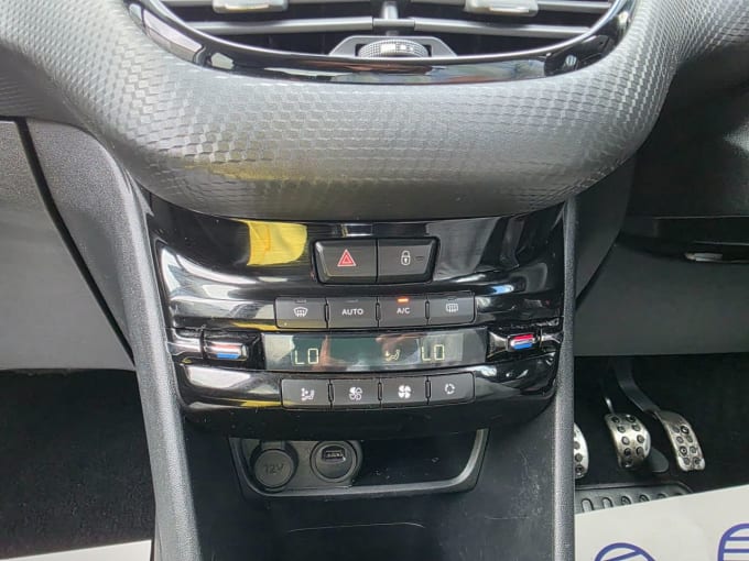 2025 Peugeot 208