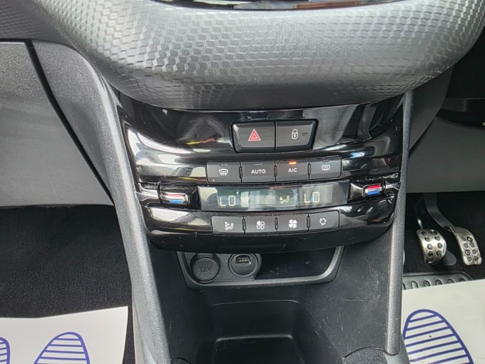 2025 Peugeot 208