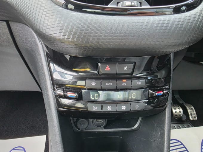 2025 Peugeot 208