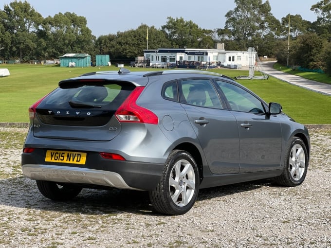 2024 Volvo V40